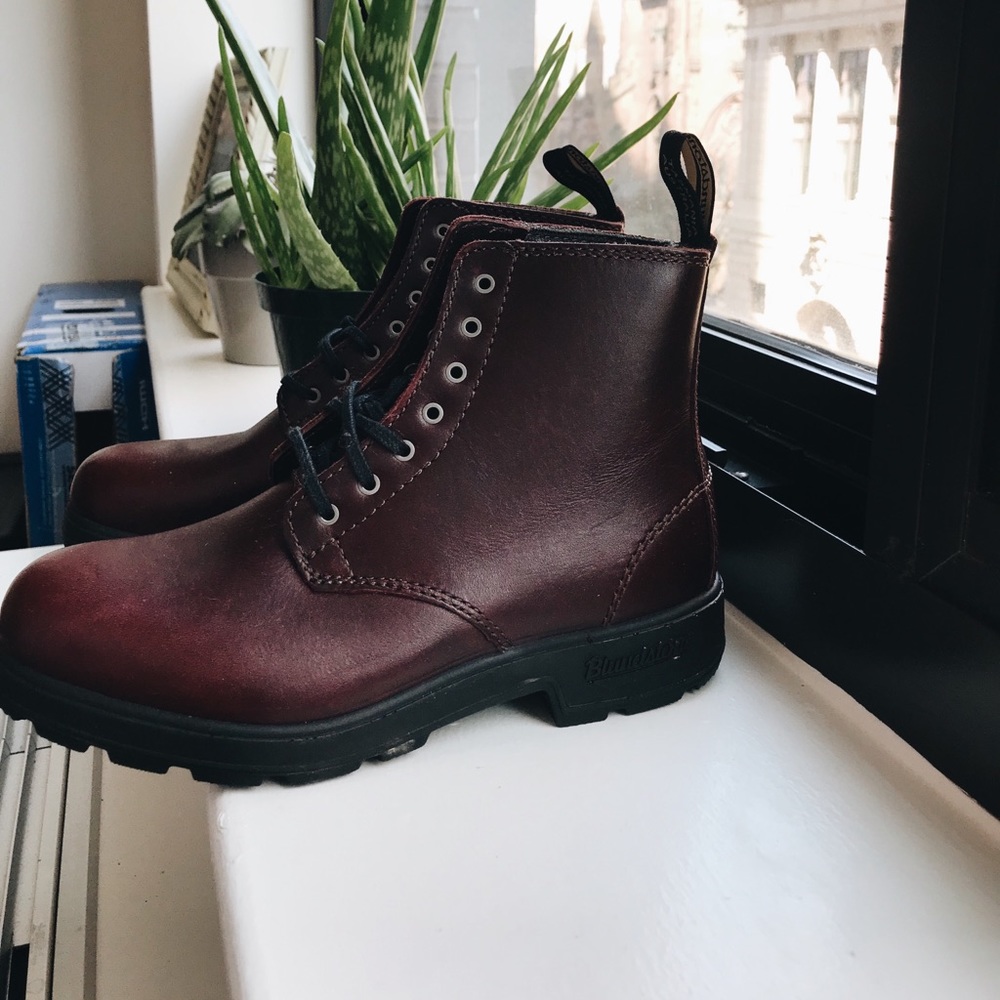 Blundstone Maroon Combat Boots (worn once)